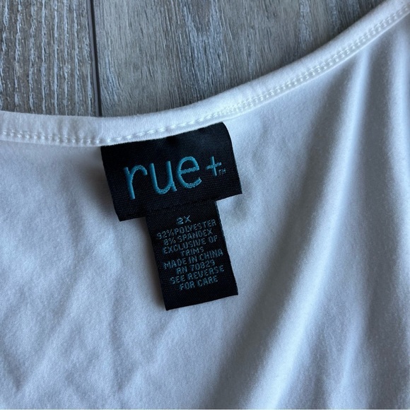 Rue21 + Plus Size 2X Ivory Cold Shoulder Cutout Top - Picture 3 of 5